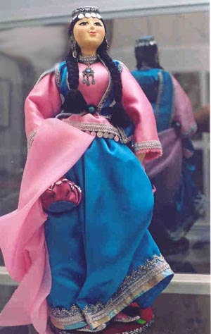 Женский национальный костюм Азербайджана