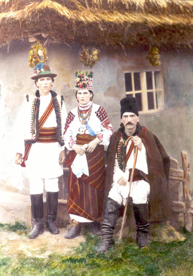 Национальный костюм Карпат - Ивано - Франковская обл. - фото ukrainianmuseumlibrary.org