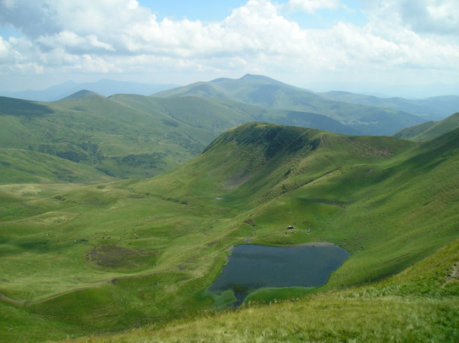 Апшинец - озеро в Карпатах - фото