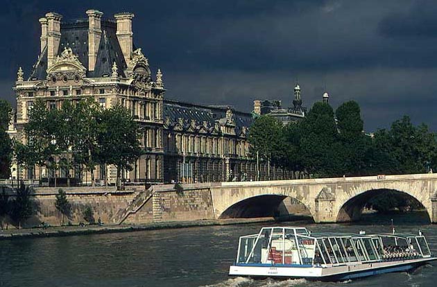 Лувр - фото - Париж