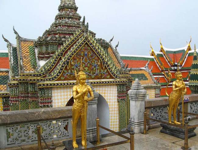Бангкок - Буддийский храм - фото