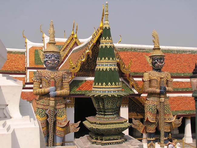 Бангкок - Буддийский храм - фото