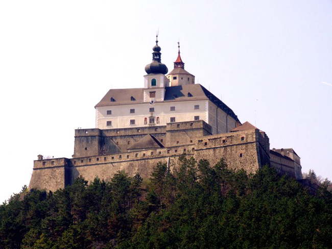 Австрия - Замок Форхтенштайн - фото