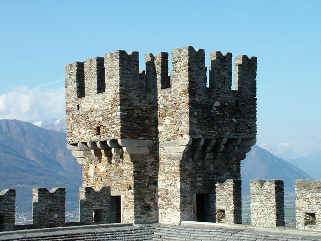 Castello di Sasso Corbaro - замок Швейцарии