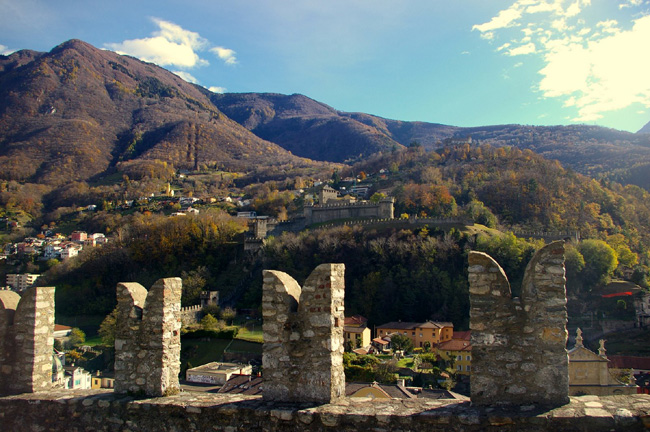 Castello di Sasso Corbaro - замок Швейцарии - фото picasaweb.google.com