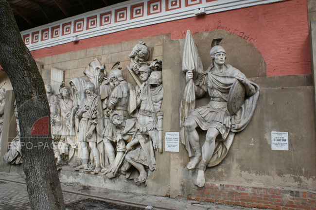 Горельефы со старого Храма Христа Спасителя - Донской монастырь
