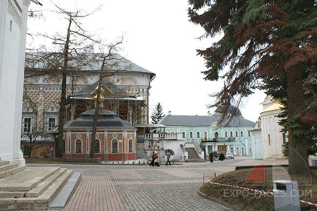 Трапезный храм и Михеевская церковь