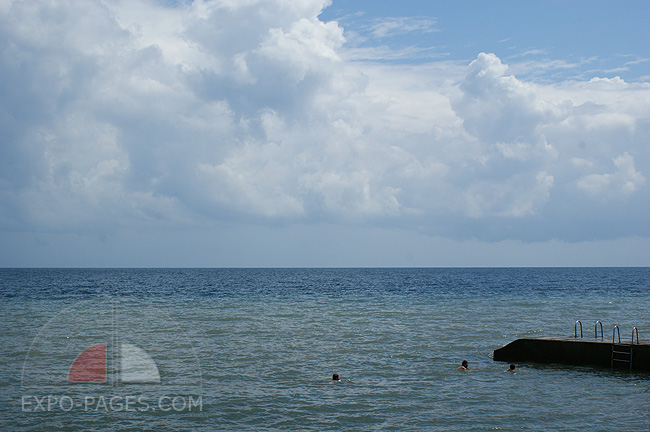 Крымское побережье - фото Алушты