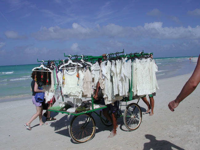 Куба - пляжные торговци