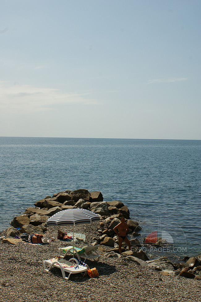 Пляжи Крыма - между Алуштой и Семидворьем