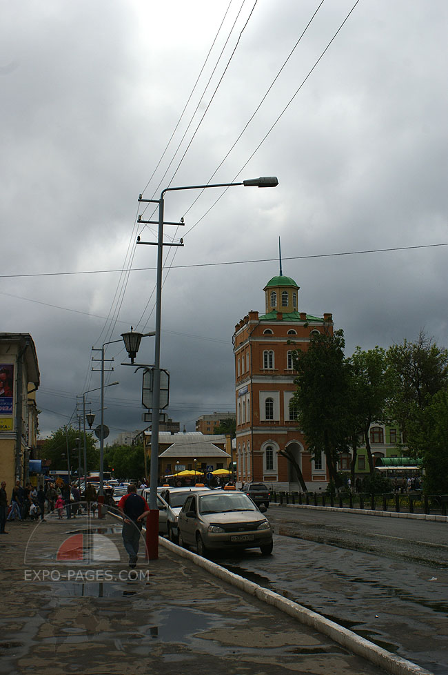 Водонапорная башня - на пересечении улиц Ленина и Советской