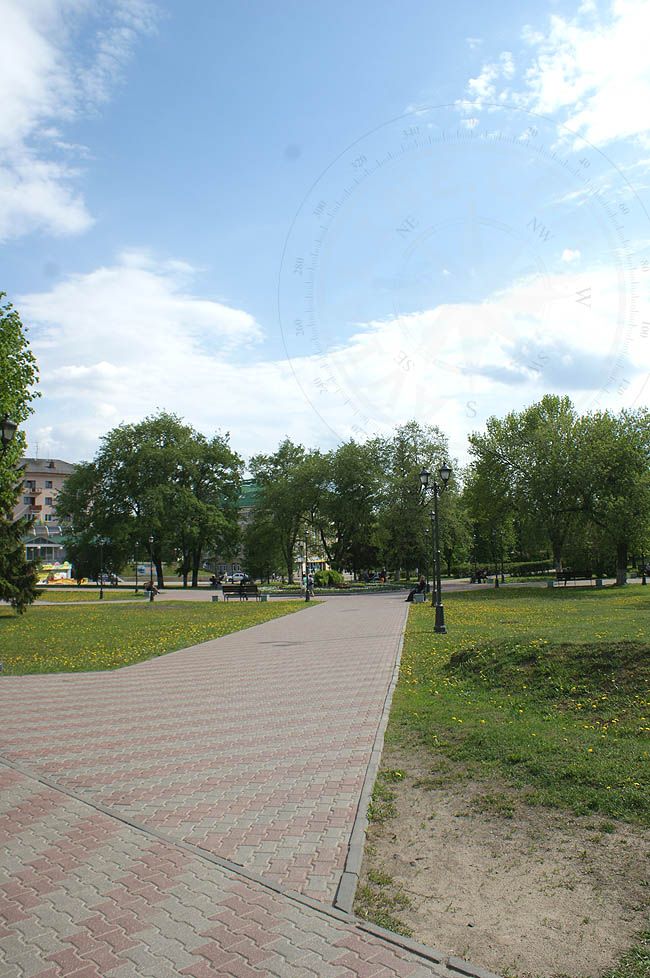 Сквер - парк на площади Революции