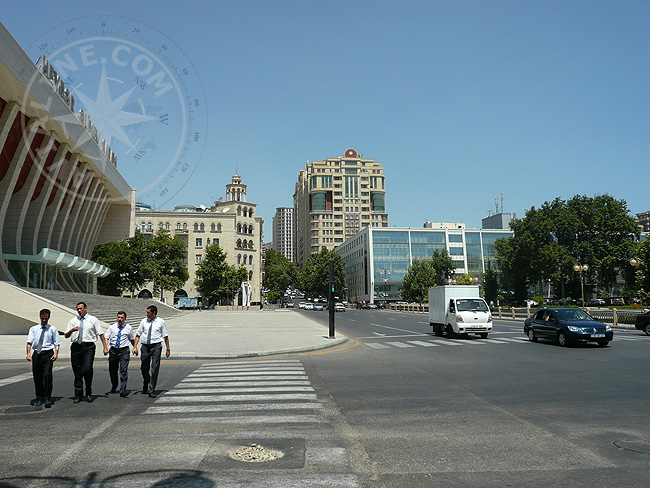Пешеходный переход в Баку - проспект Бюль-Бюля - Насиминский район