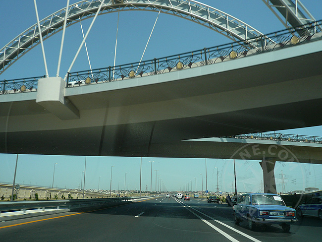 Баку - навесные дороги и мосты